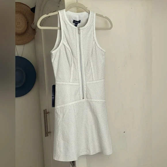 Bebe - Picture 3 of 7